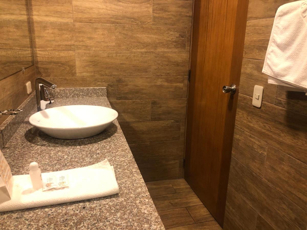 Hotel Ambassador Quito Ngoại thất bức ảnh