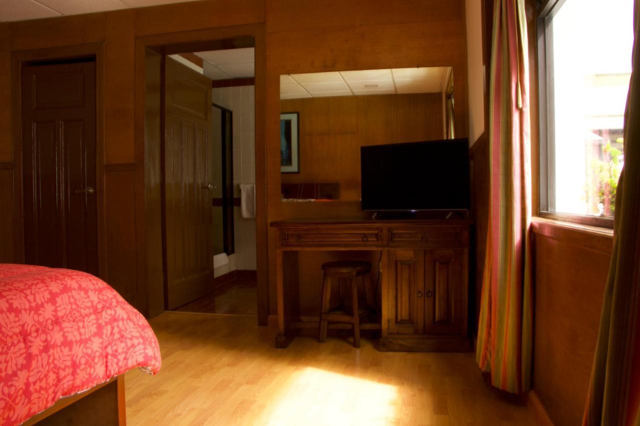 Hotel Ambassador Quito Ngoại thất bức ảnh