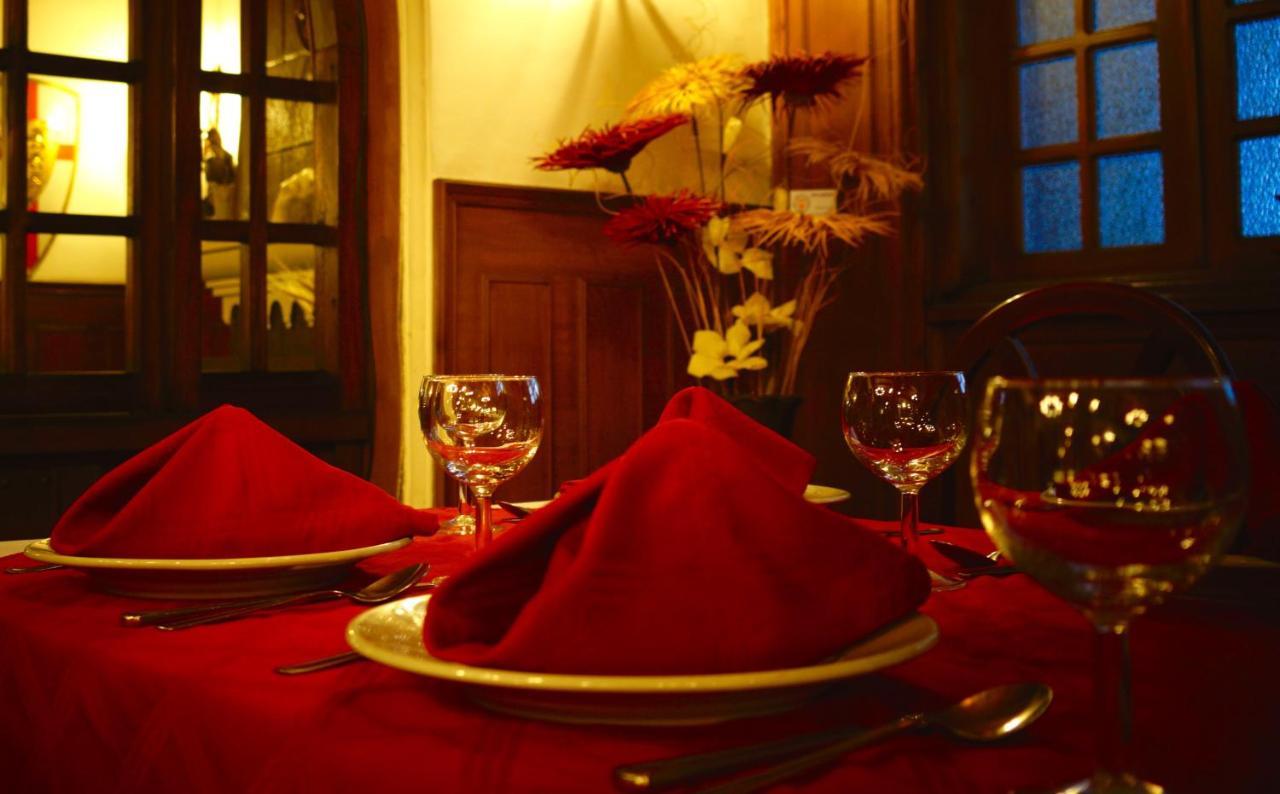 Hotel Ambassador Quito Ngoại thất bức ảnh