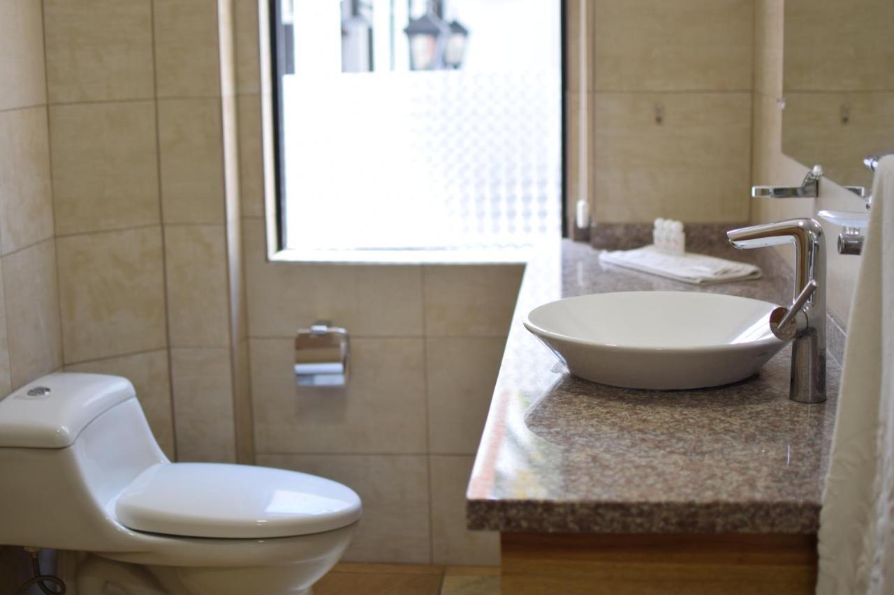 Hotel Ambassador Quito Ngoại thất bức ảnh