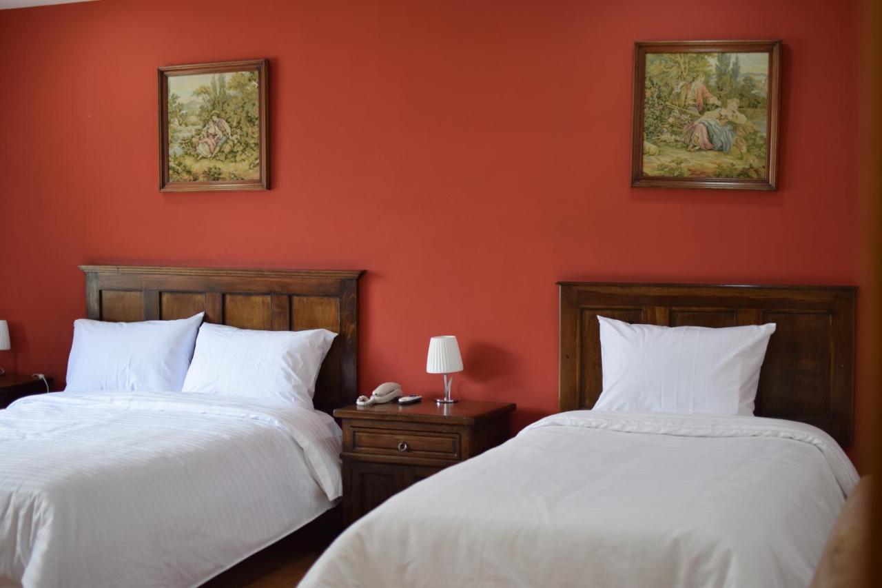 Hotel Ambassador Quito Ngoại thất bức ảnh